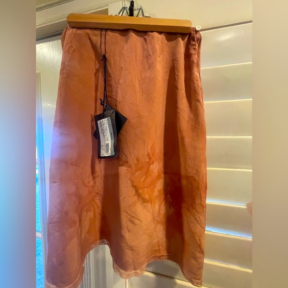 💐PRADA “TULLE PAILLETTE” NWT 100% SILK AND TULLE BOTTOM LINED